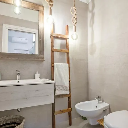 Guesthost - Madame Fully Equipped Apartament *