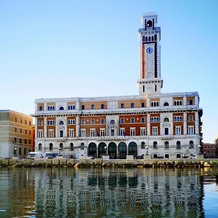 Guesthost - Madame Fully Equipped Apartamento