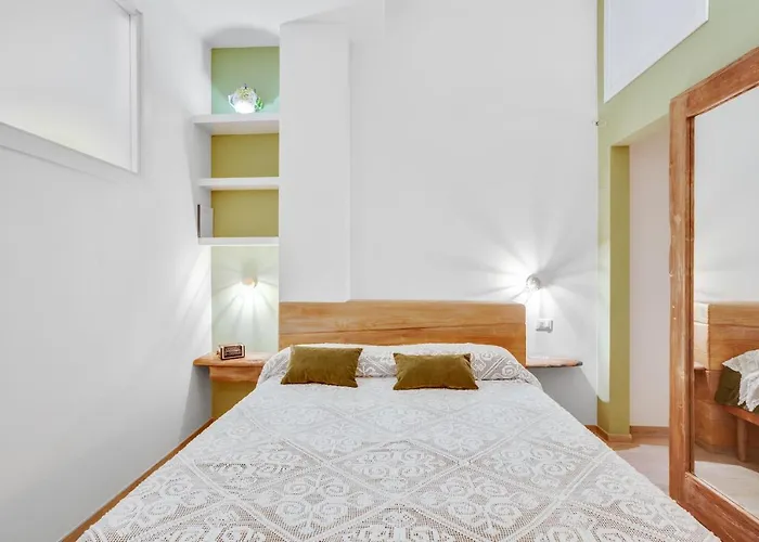 Guesthost - Madame Fully Equipped * Μπάρι