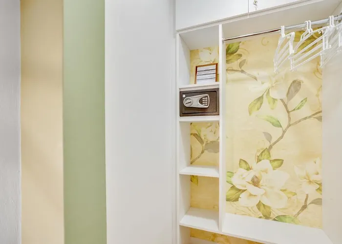 Guesthost - Madame Fully Equipped Appartamento *