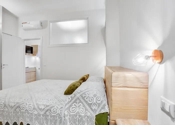 Guesthost - Madame Fully Equipped Bari