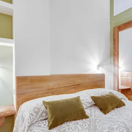 Guesthost - Madame Fully Equipped דירה