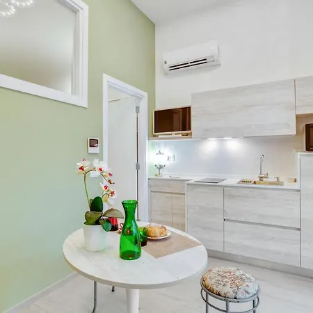 Madame Bari' In The Heart Of Apartment Bari