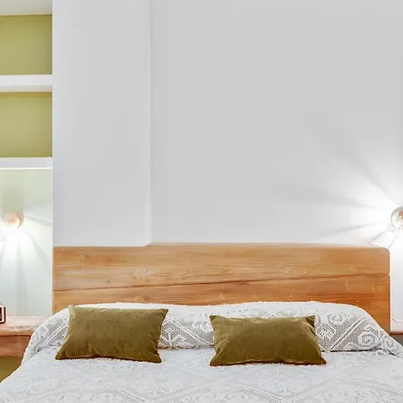 Guesthost - Madame Fully Equipped דירה